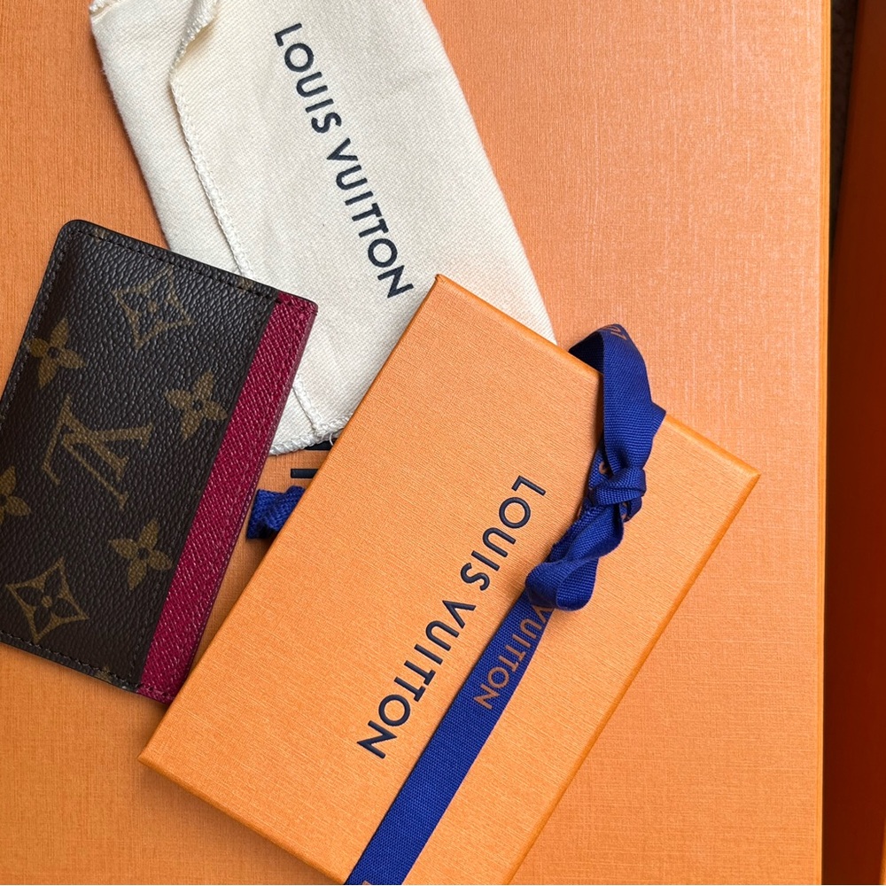Louis Vuitton Monogram Card Holder - Picture 4 of 5